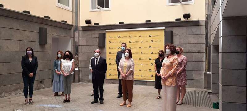 El concejal de Servicios Sociales, Diego Ojeda, explica que con esta iniciativa se garantiza el material escolar, libros y uniformes a las familias más vulnerables a 82 familias / TA